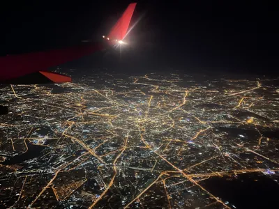 Взлет из ночной Москвы Boeing 737-800 Utair - YouTube