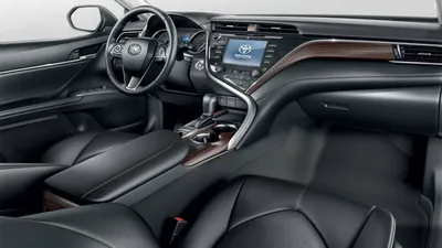 Новая Toyota Camry 2024 с бензиновым мотором официально представлена