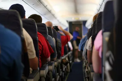 Как узнать список пассажиров рейса самолета и проверить вылетел ли человек