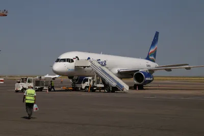 Как выглядит внутри самый большой в мире пассажирский самолет Airbus A380?  / Оффтопик / iXBT Live