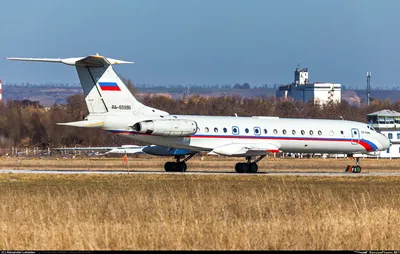 Пассажирский самолет вынужденно сел в поле в Новосибирской области -  12.09.2023, Sputnik Беларусь