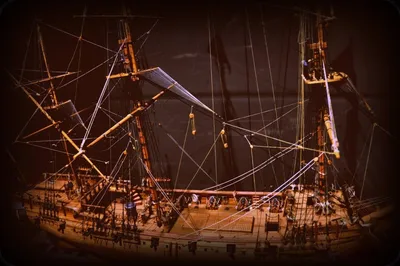 старый пиратский корабль плавающий в океане, картинка пиратского корабля,  судно, пират фон картинки и Фото для бесплатной загрузки
