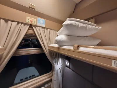 Черный поезд с элитными подушками. Что скрыто внутри нового частного поезда  «Ночной экспресс» | 1520. Все о ж/д | Дзен