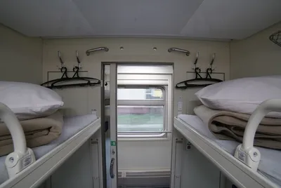 Эстетика поезда-призрака: стоят на путях вагоны, а внутри никого... | Пикабу