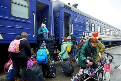 Эвакуационные поезда: как выехать в Европу или на западную Украину сейчас –  Свої.City