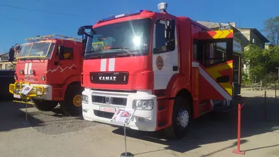Новые пожарные машины, снегоболотоход и снегоходы поступили на вооружение  камчатского ЦОД