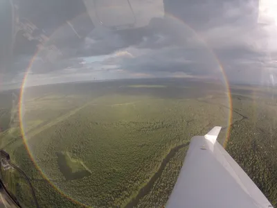 Зигана-Тур - Много радуг не бывает 🌈 Случалось ли вам наблюдать радугу из  окна самолета? 😊 | Facebook