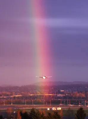 Тень самолета в радуге! | Пикабу