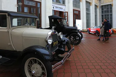 10 лет музею ретро-автомобилей в Бухаресте | Euronews
