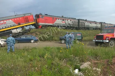 Вагоны грузового поезда сошли с рельсов в Брянской области РФ