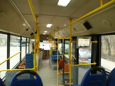 File:Передняя часть салона автобуса Yutong ZKC120HGM.JPG - Wikimedia Commons
