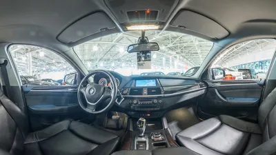 Прокат BMW X6 с водителем в Минске для свадьбы и поездок
