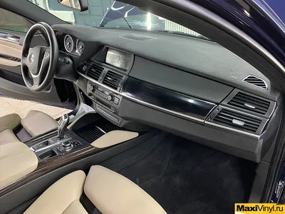 Оклейка салона BMW X6 под карбон - MaxiVinyl
