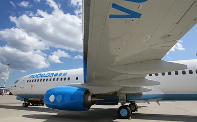Модель самолета Boeing 737 Победа 1:85 (с подсветкой салона) - купить в  интернет-магазине OZON по выгодной цене (923800887)