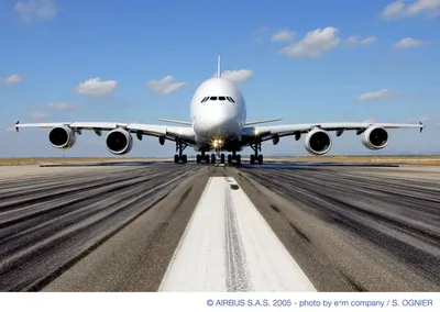 На фото самого большого самолета в мире заметили неожиданную деталь: что  это - Hi-Tech Mail.ru