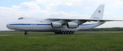 Командир самого большого самолета в мире заснял на видео посадку судна в  Алматы - KP.KZ