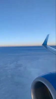 Самолет в небе стоковое фото. изображение насчитывающей пассажир - 45852974