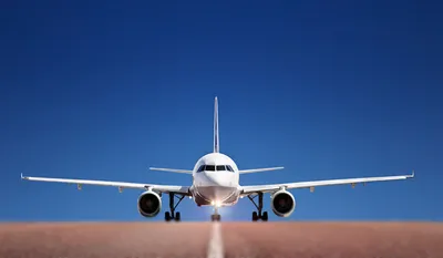 Самолет Небе – Стоковое редакционное фото © Wirestock #550434270