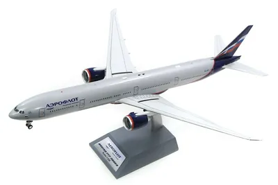 Модель самолета AviaModel Club AMC-777-2 Boeing 777-300ER \"Мишколет\"  (выпущенная механизация) Азур Эйр 1:200