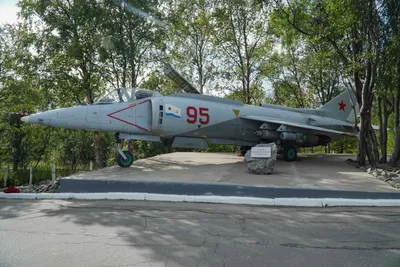 ЯК-40 - подробно о самолете с фото