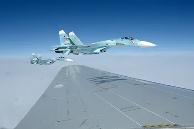 Российские Су-27 прогнали американский бомбардировщик (видео) :: Новости ::  ТВ Центр