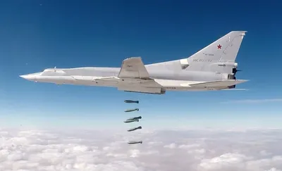 Уничтожение Ту-22М3 – спутниковое фото с авиабазы Сольцы в РФ | OBOZ.UA