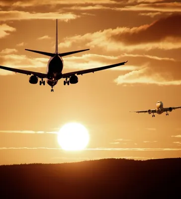 Максимальная и средняя скорость пассажирского самолета в полете, при взлете  и посадке