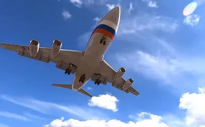 самолет взлетает над аэропортом Фон Обои Изображение для бесплатной  загрузки - Pngtree