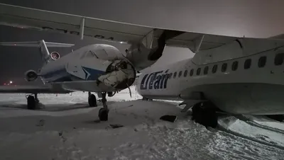 В аэропорту Казани самолет выкатился за пределы взлетной полосы — РБК