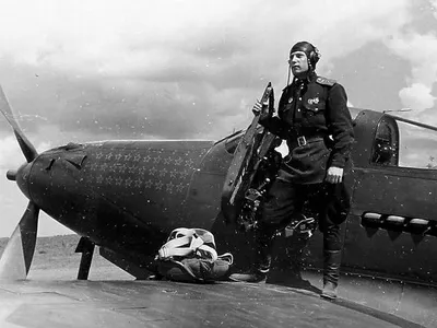 Как Александр Покрышкин сбил в своем первом бою советский самолет | Пикабу
