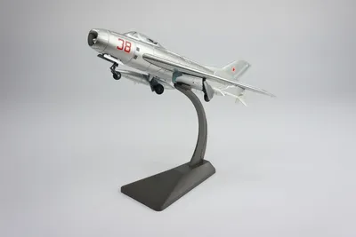 Сборная модель самолета Советский дальний бомбардировщик ПЕ-8 (7264) Звезда  — купить в интернет-магазине www.SmartyToys.ru