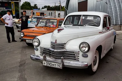 Фестиваль ретро автомобилей прошёл в Новосибирске: 15 фото старинных машин,  которых уже не увидишь на улице