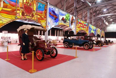 Олдтаймер-Галерея, выставка старинных автомобилей и антиквариата —  Телеканал «Авто плюс»