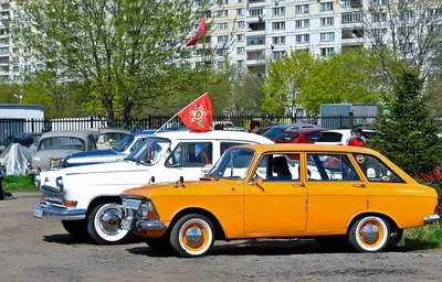 Старый американский автомобиль Стоковое Изображение - изображение  насчитывающей старо, модель: 22400641