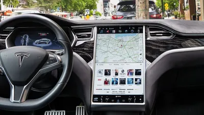 Купить Tesla Model X Plaid 2023 белого цвета