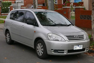 Toyota Avensis Verso 2003 (2003 - 2009) reviews, technical data, prices