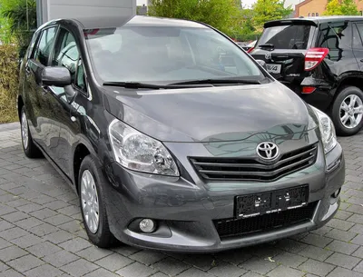 TOYOTA Avensis Verso 2.0 #67996 - used, available from stock