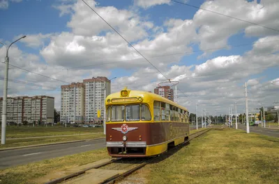 Горэлектротранс» устроил новогодний смотр новых трамваев и троллейбусов |  Телеканал Санкт-Петербург