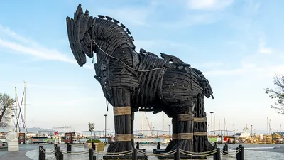 Греки увозят сокровища Трои: Троянский конь» — создано в Шедевруме