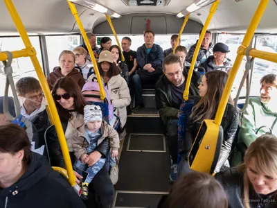 Пассажиры автобуса во Владивостоке переругались из-за «поборов» волонтеров  - PrimaMedia.ru