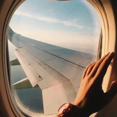 ФОТО ИДЕИ|ОБРАБОТКА | МАСКИ on Instagram: “ХОЧУ / МОГУ ⠀ Наверняка вы  несколько раз в своей жизни, при виде летящего самолёта, пытались сфото… |  Видео, Фон, Самолет