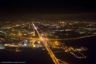 Город из окна самолета ночью» — создано в Шедевруме