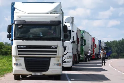 Назван рекордный заработок водителя грузовика в Москве | Аргументы и факты  – aif.ru | Дзен