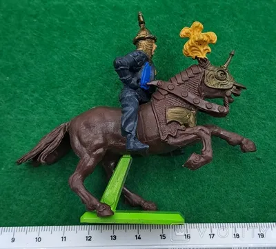 Правда ли, что на конных памятниках положение ног лошади говорит о причине  смерти всадника? - Проверено.Медиа