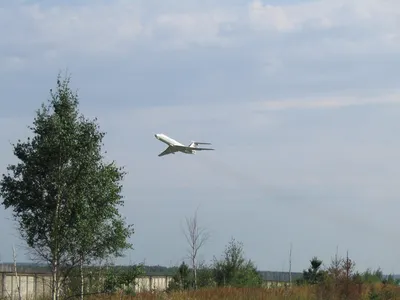 Шасси самолета компании «Победа» разорвало во время взлета в  Санкт-Петербурге