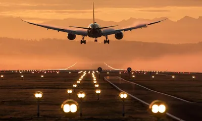 Шасси сломалось у самолета L-410 при взлете во время тренировки в Якутске -  Газета.Ru | Новости