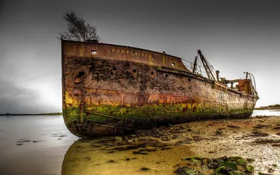 Диггеры показали «умерший» военный корабль, заброшенный у берегов Самары
