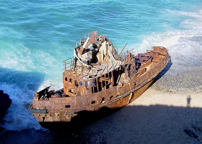 Заброшенный корабль стоит в пустыне…» — создано в Шедевруме