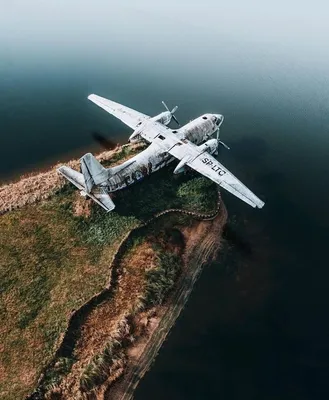 Заброшенный самолёт | Пикабу