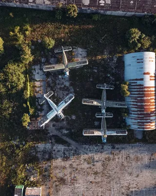 Кладбище самолетов СССР: Заброшенный аэропорт, где стоит советская военная  техника - YouTube